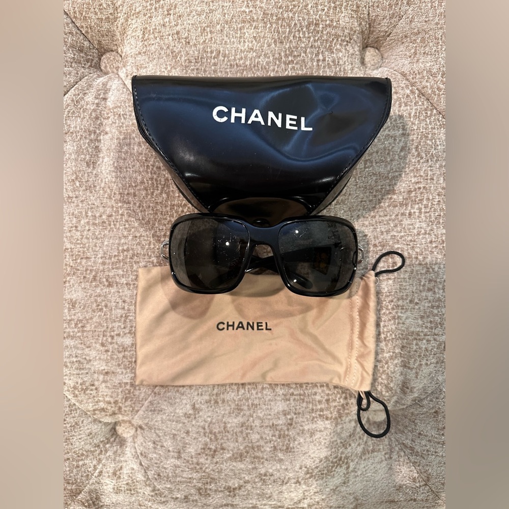 Chanel Sunglasses-Black